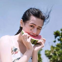 吃瓜女生视角,揭秘娱乐圈那些不为人知的幕后故事